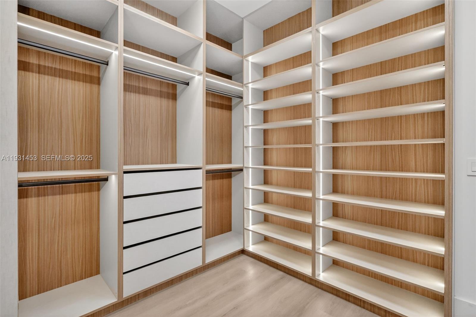 VISTA LAKES - Residential