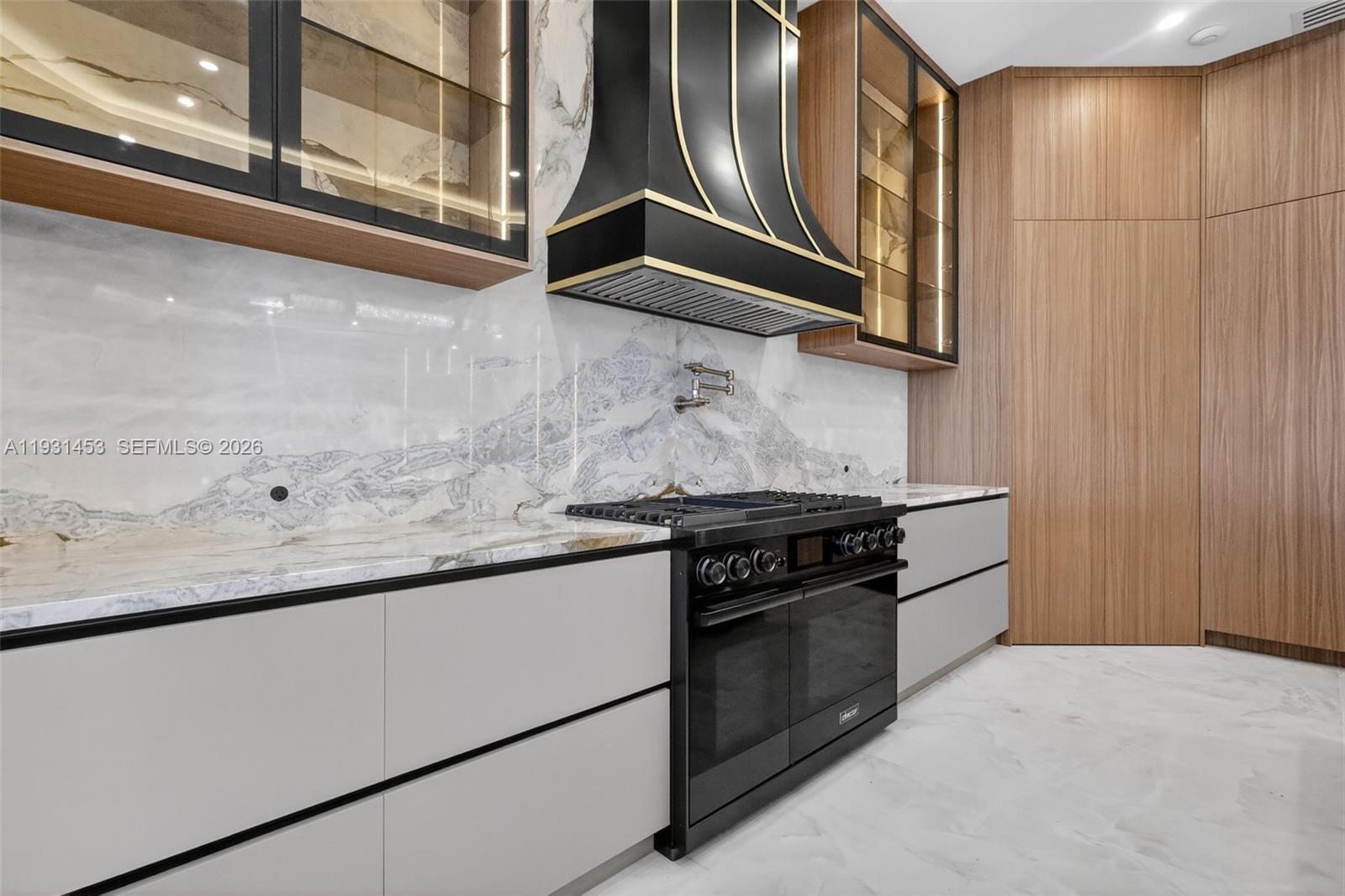 VISTA LAKES - Residential