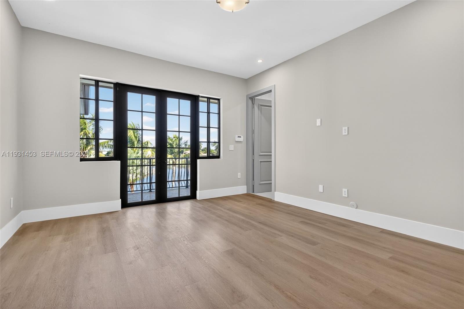 VISTA LAKES - Residential