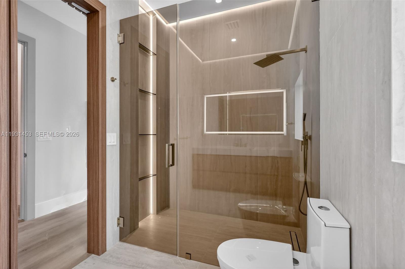 VISTA LAKES - Residential