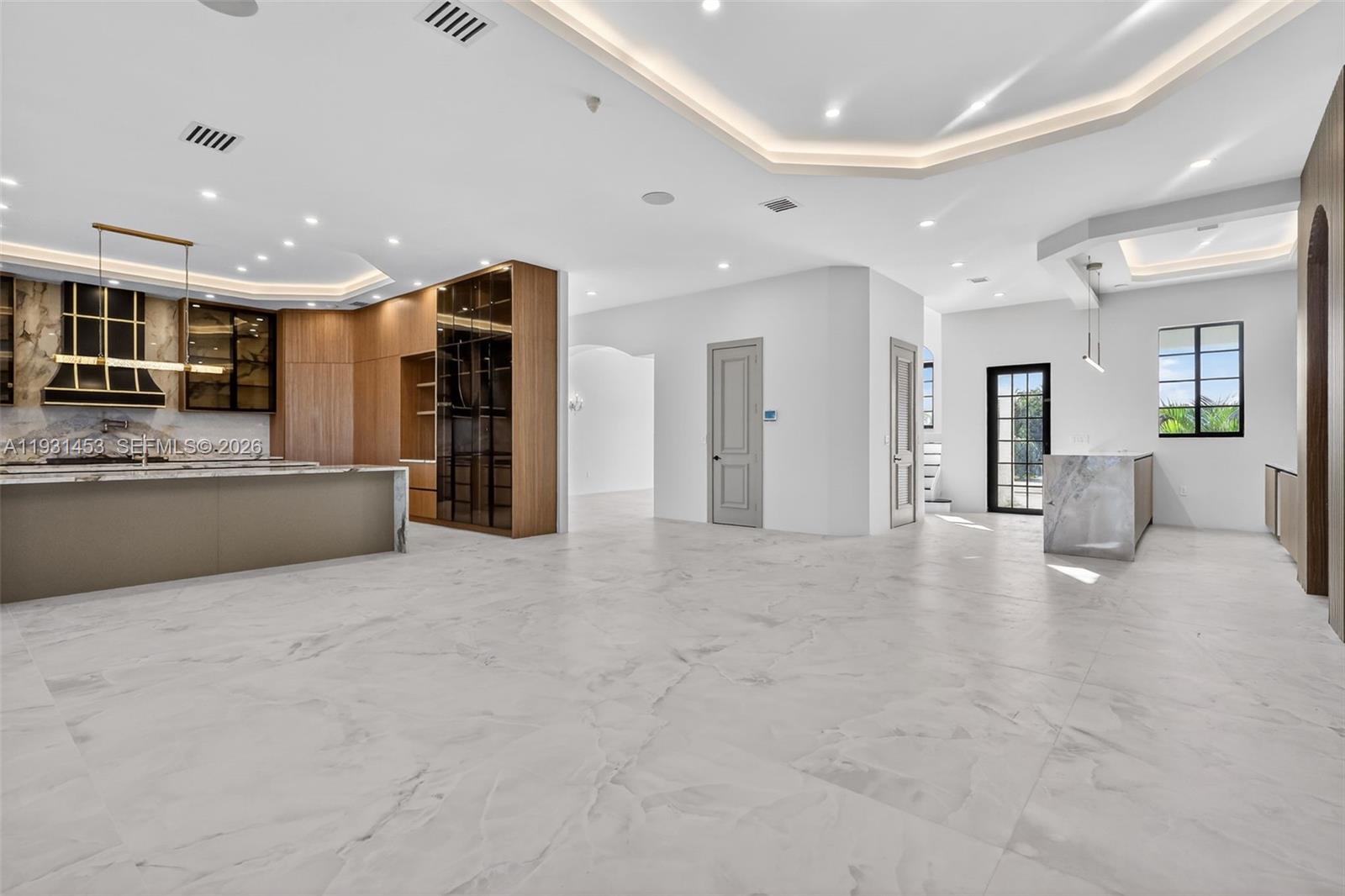 VISTA LAKES - Residential