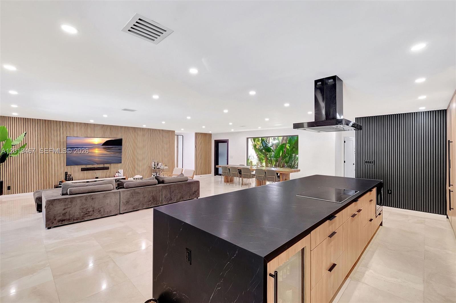 7711 Miami View Dr