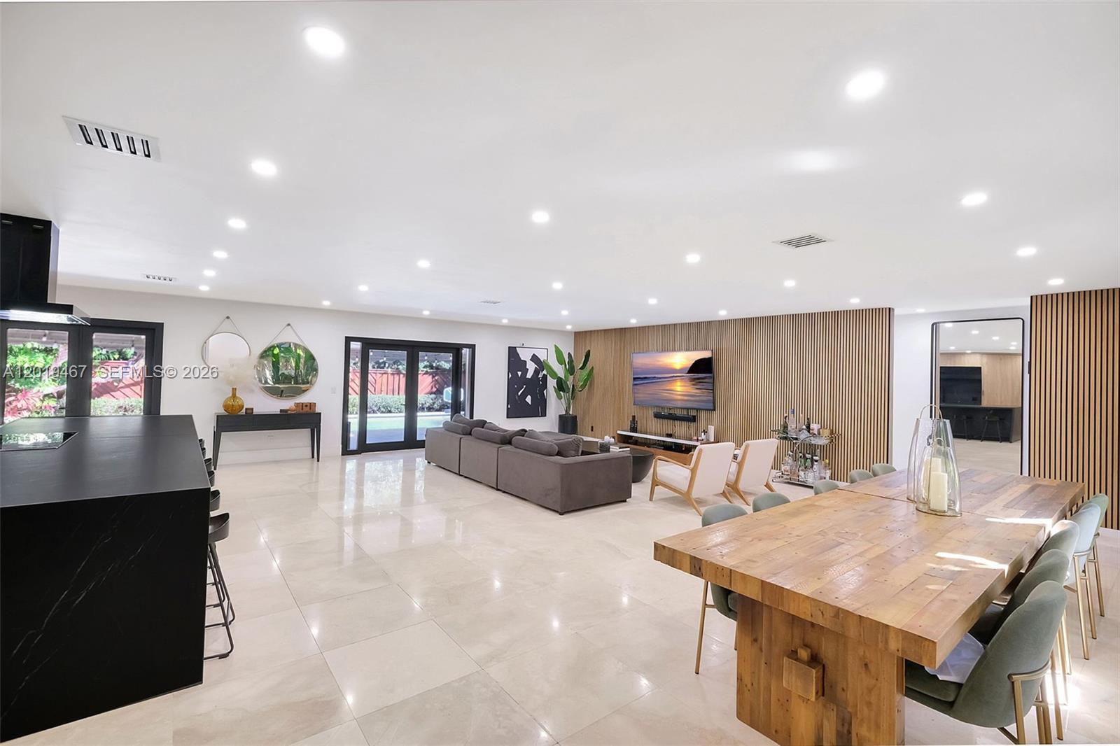 7711 Miami View Dr