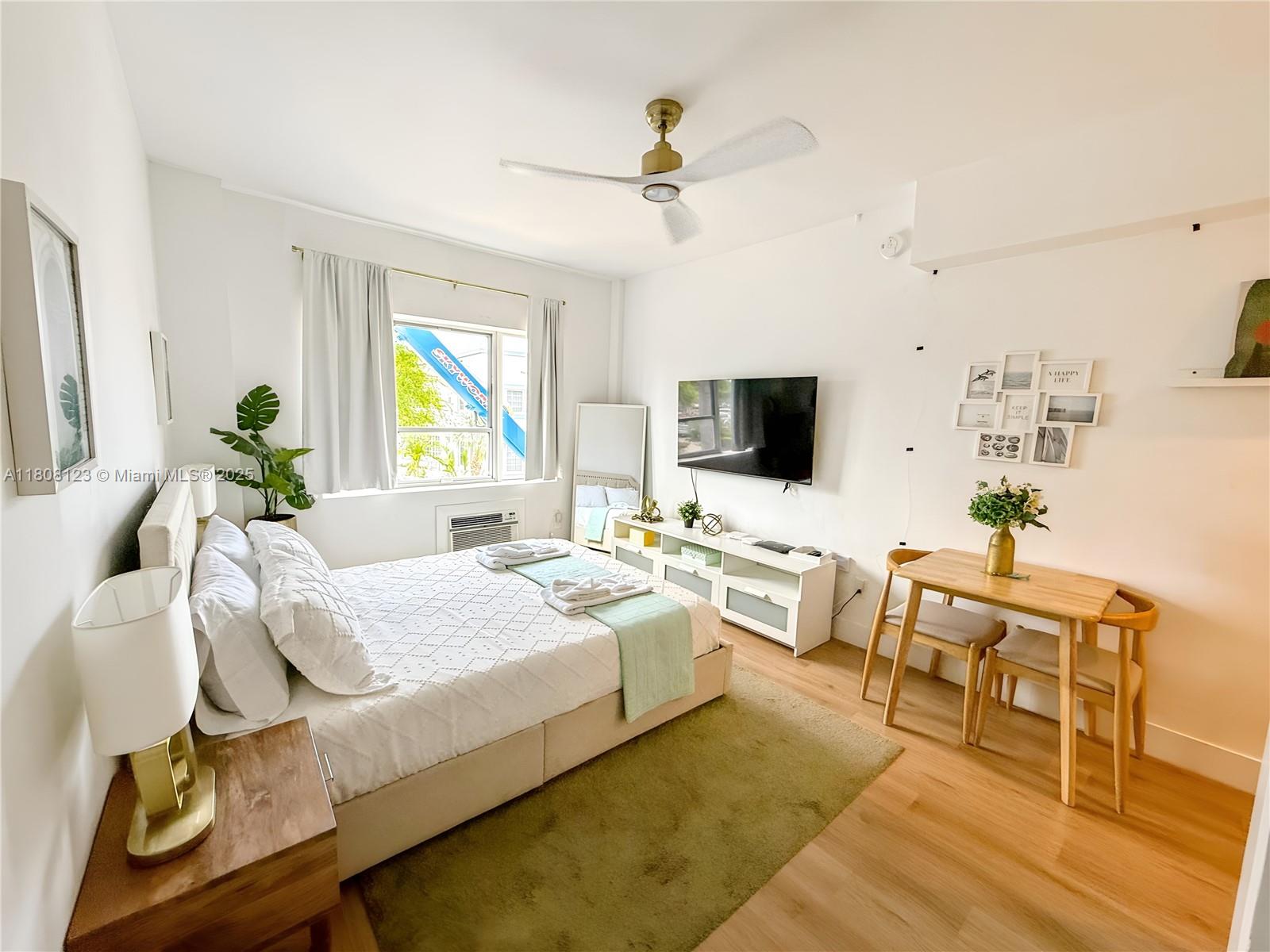 255 W 24th St 232, Miami Beach, Miami-Dade County, Florida - 1 Bedrooms  
1 Bathrooms - 
