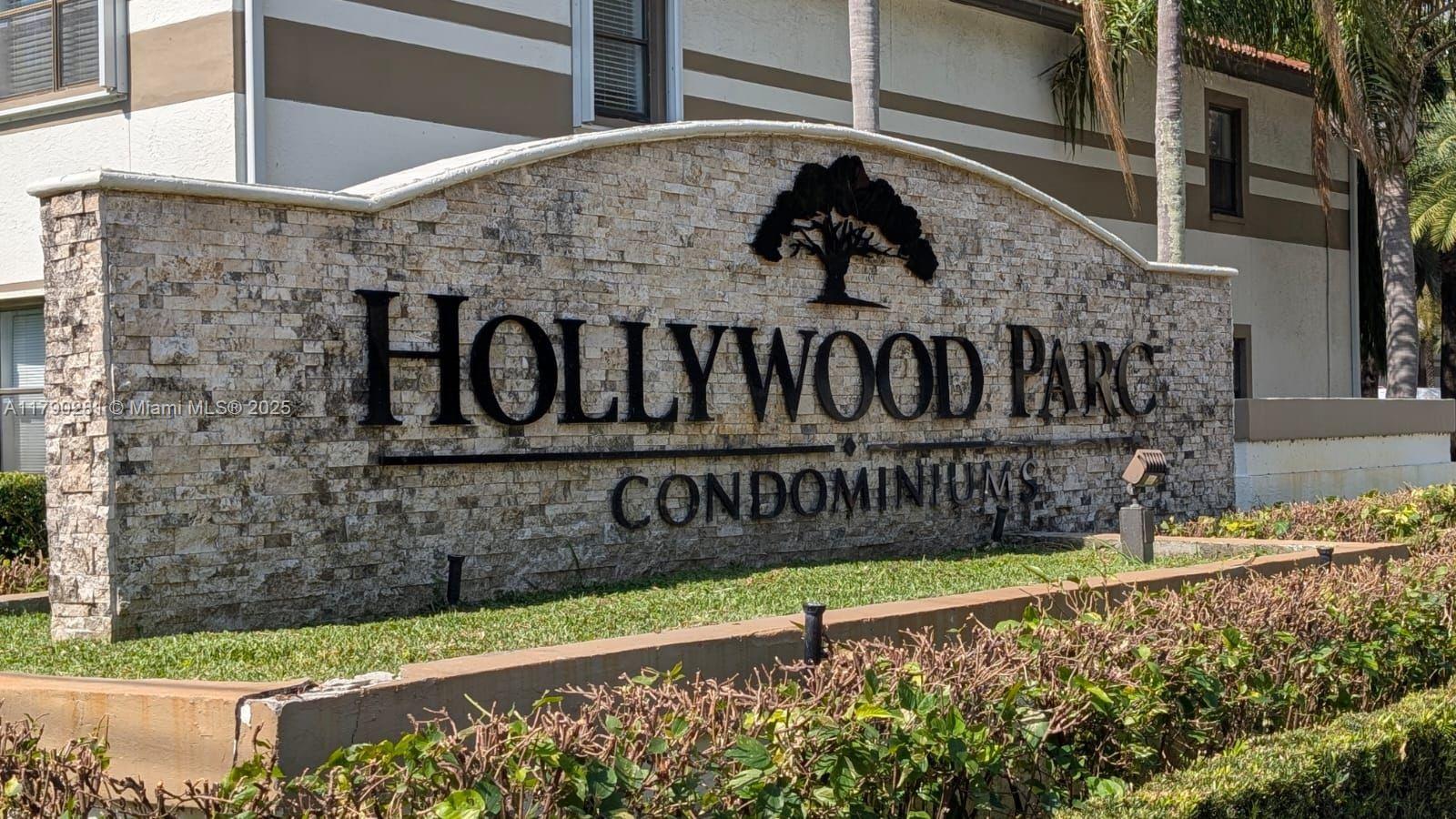Rental Property at 650 S Park Rd 17-5, Hollywood, Broward County, Florida - Bedrooms: 3 
Bathrooms: 2  - $2,850 MO.