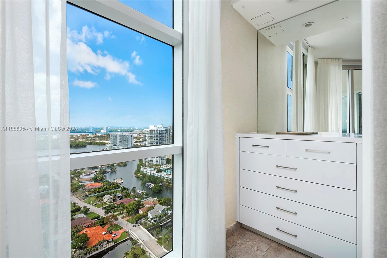 TURNBERRY OCEAN COLONY - Residential