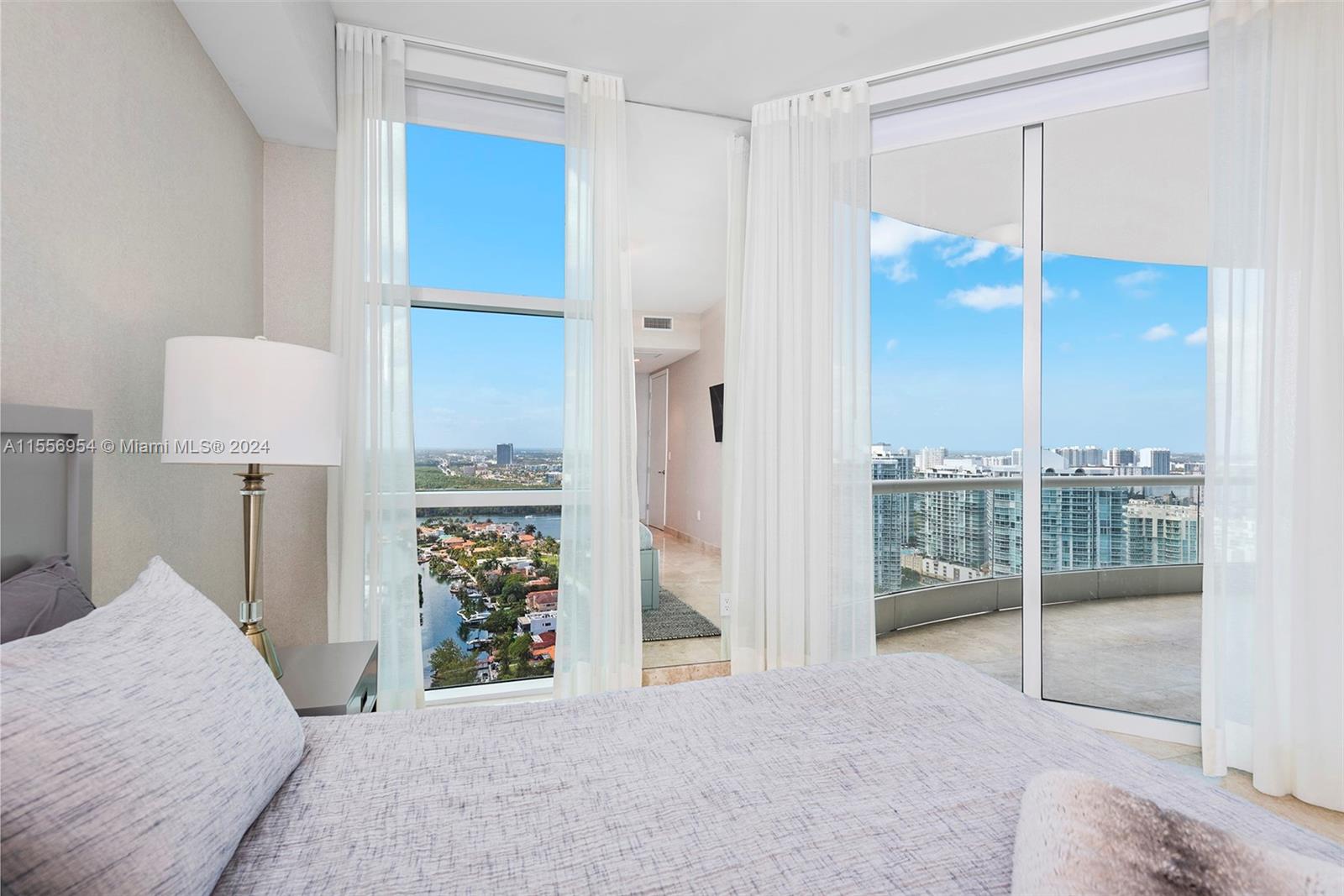 TURNBERRY OCEAN COLONY - Residential