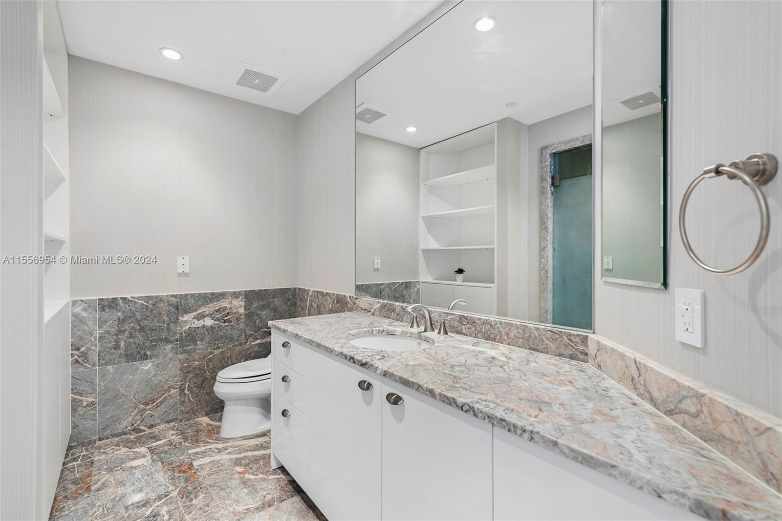 TURNBERRY OCEAN COLONY - Residential