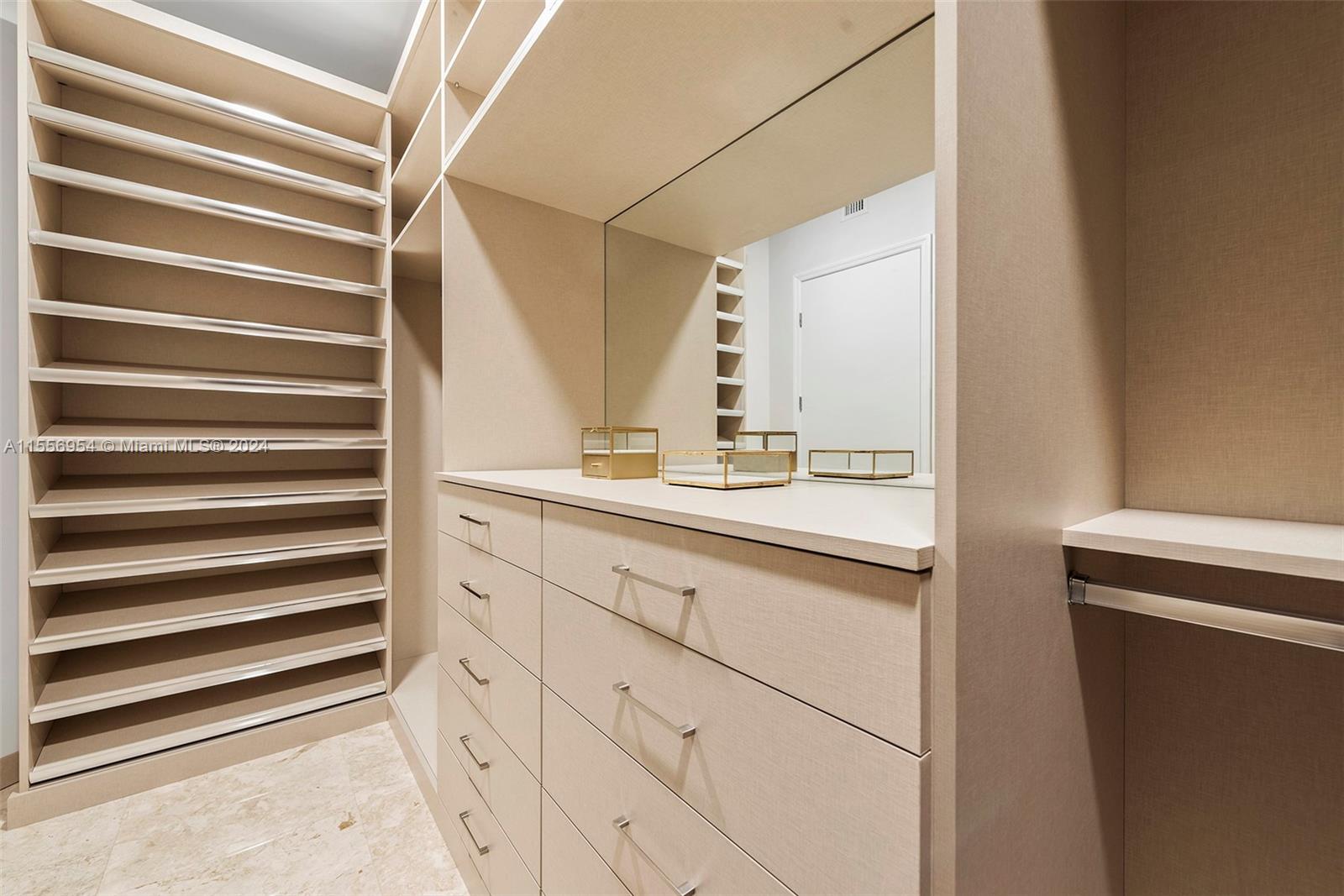 TURNBERRY OCEAN COLONY - Residential