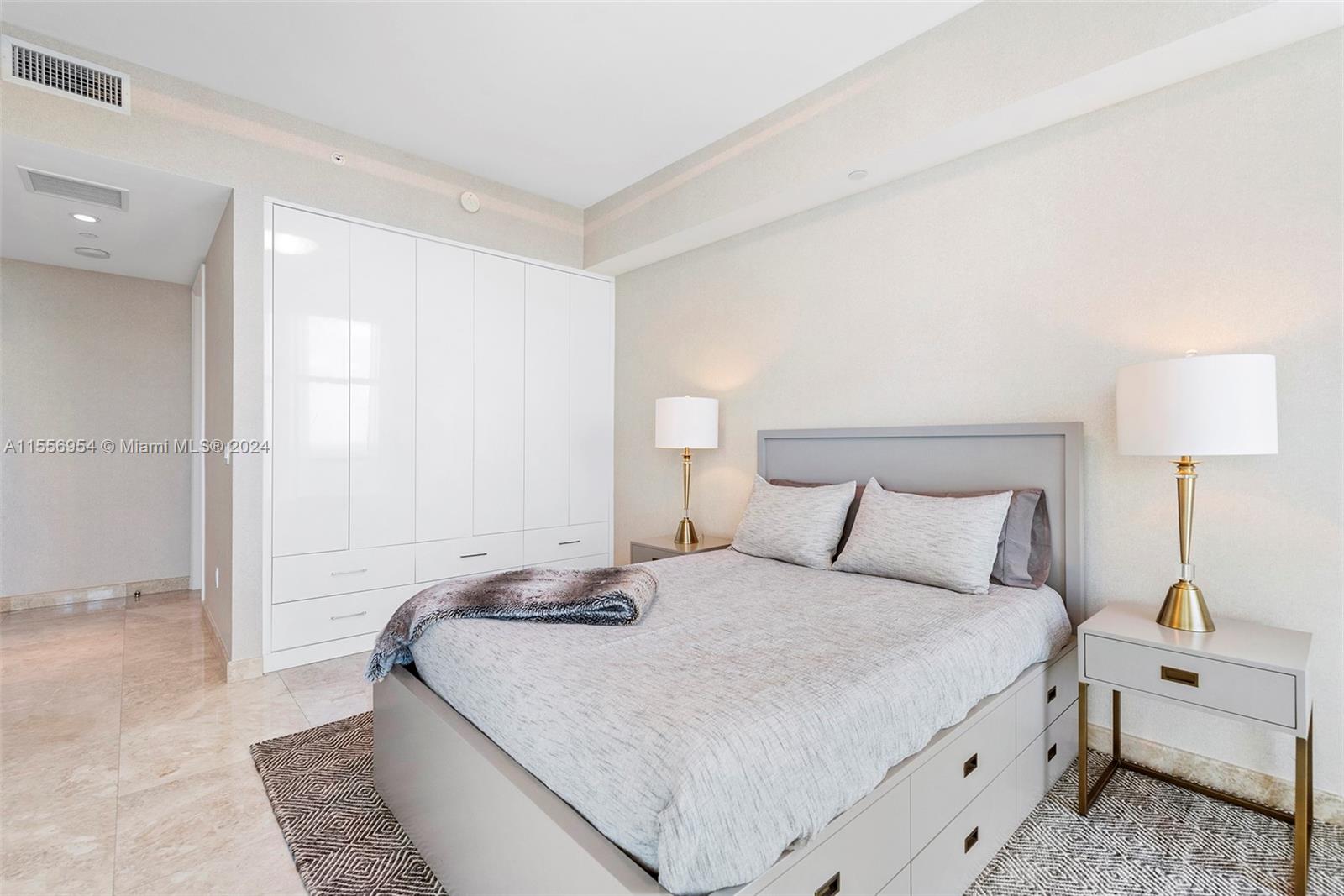 TURNBERRY OCEAN COLONY - Residential