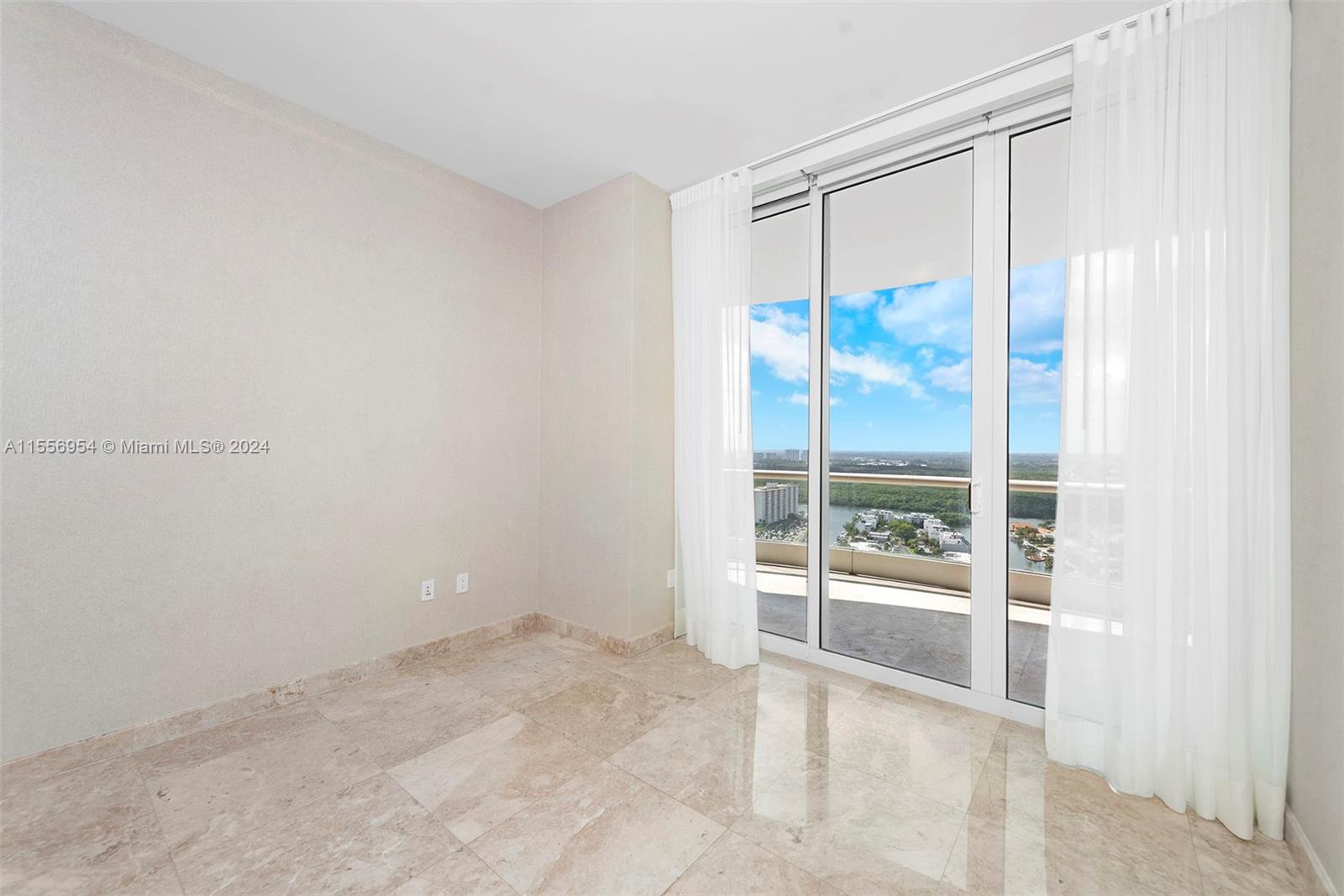 TURNBERRY OCEAN COLONY - Residential