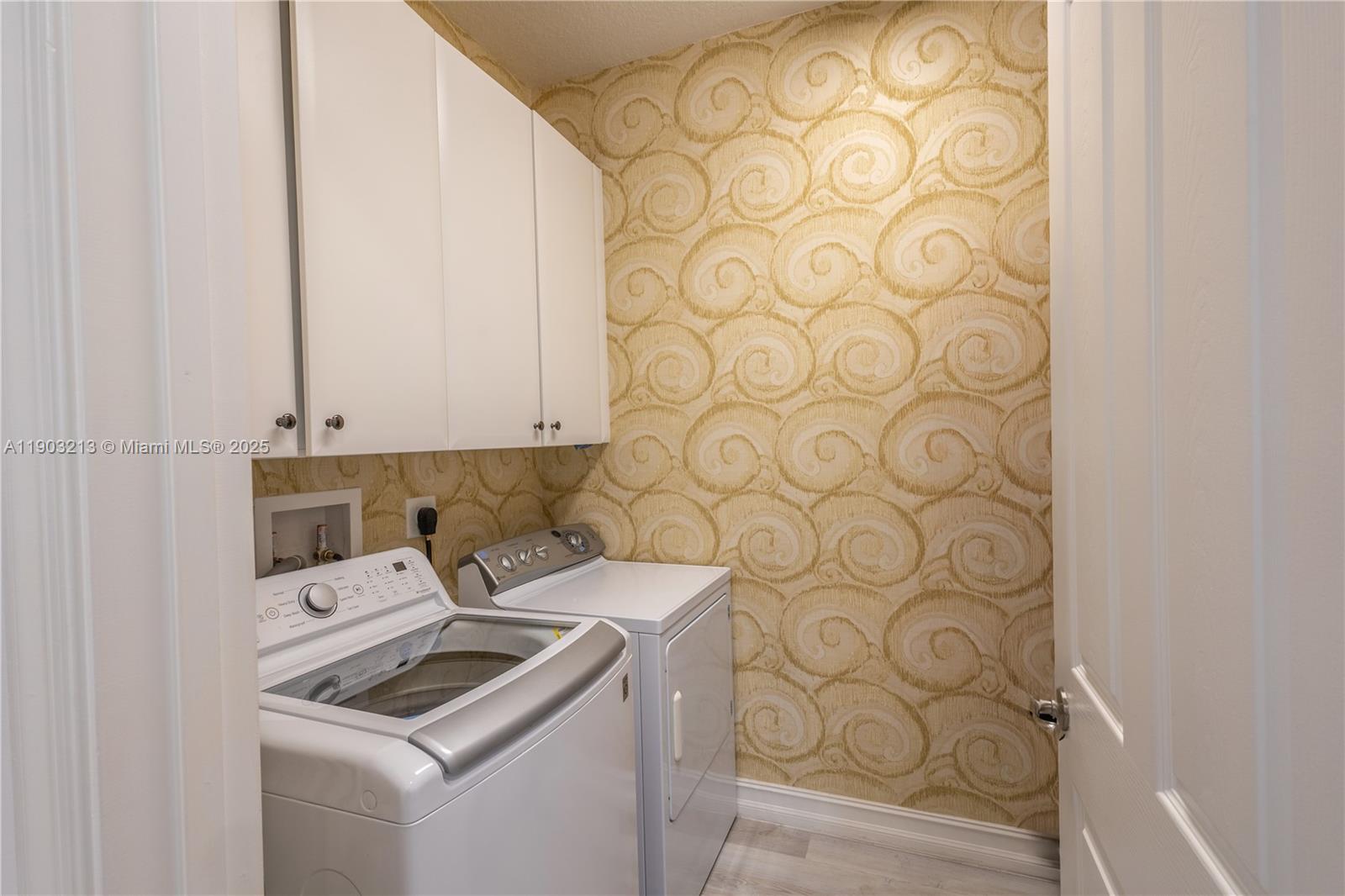 TRAILS AT CANYON 2 - Residential Lease