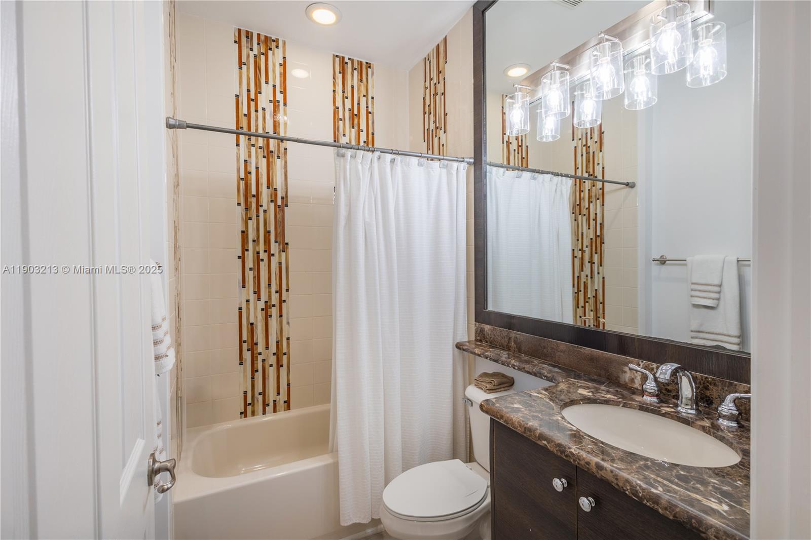 TRAILS AT CANYON 2 - Residential Lease