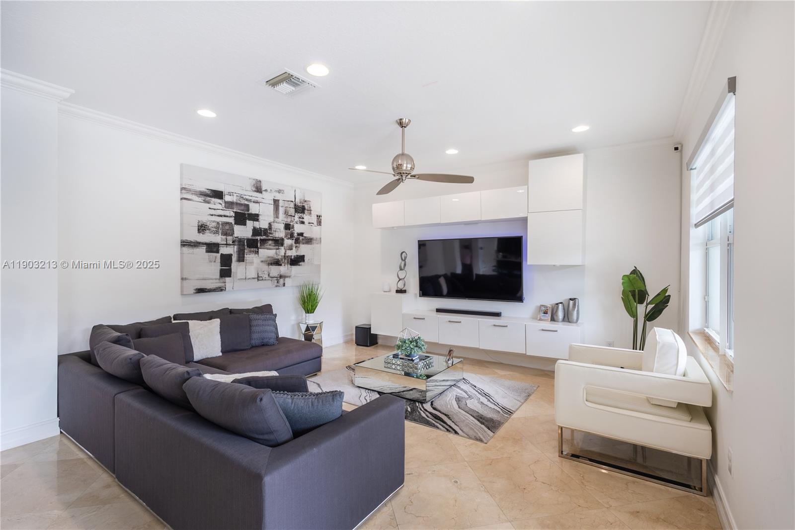 TRAILS AT CANYON 2 - Residential Lease