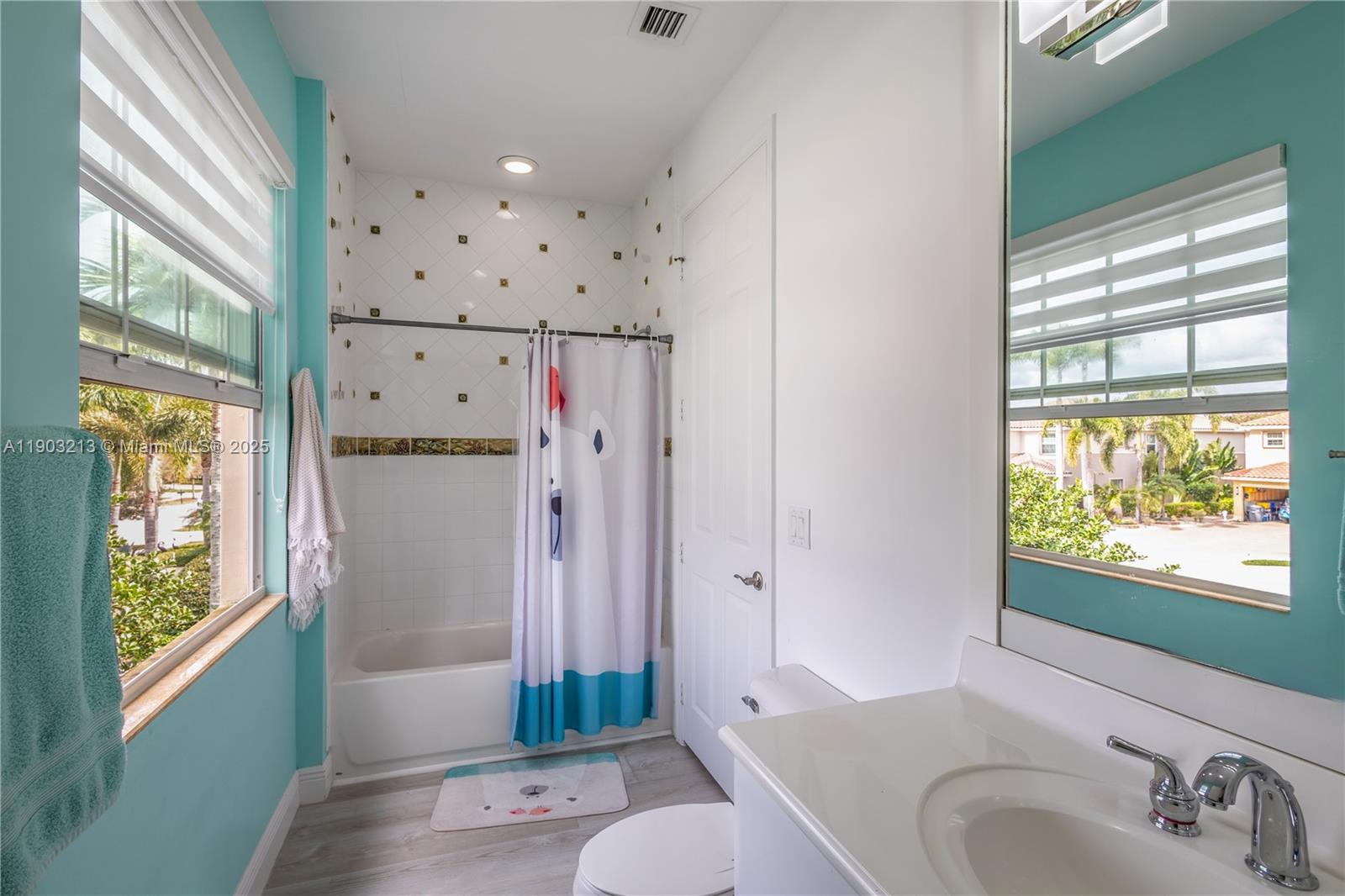 TRAILS AT CANYON 2 - Residential Lease