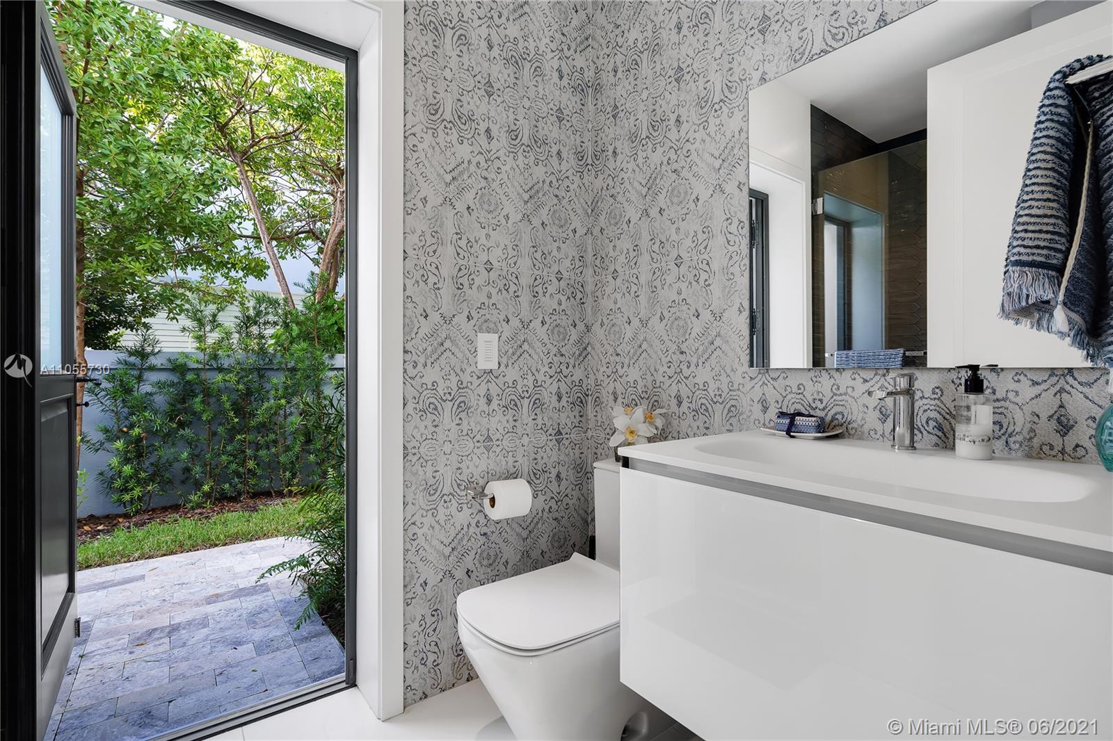 MASHTA ISLAND A REPLAT OF - Residential