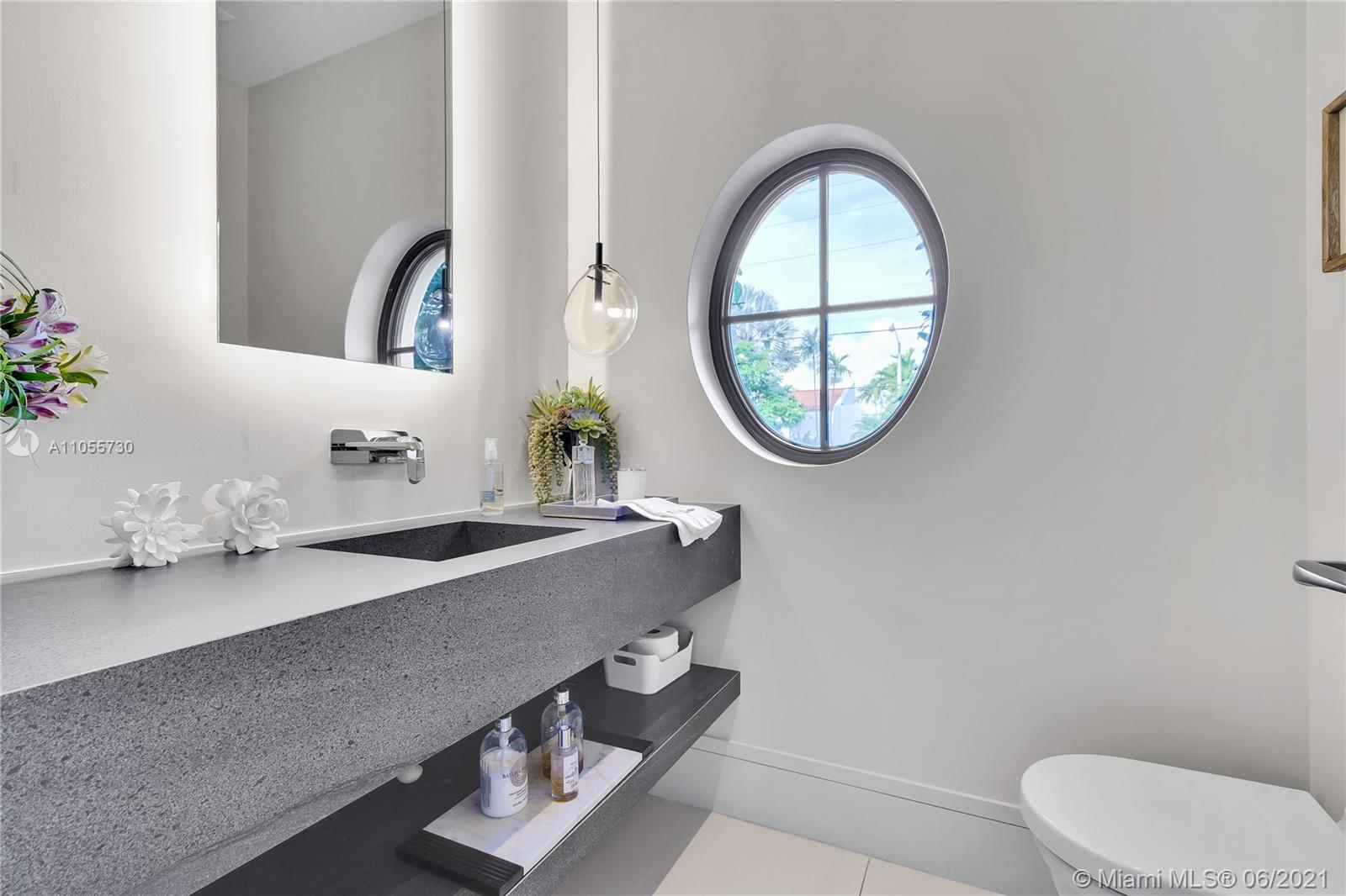 MASHTA ISLAND A REPLAT OF - Residential