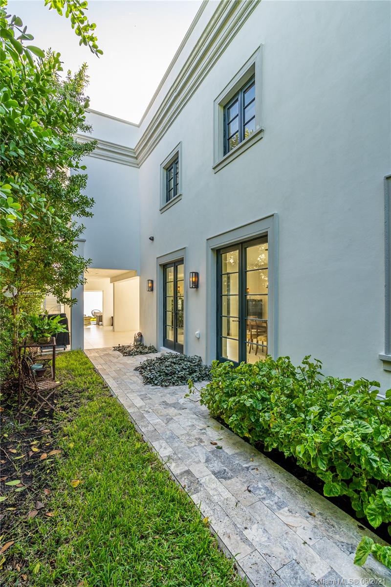 MASHTA ISLAND A REPLAT OF - Residential