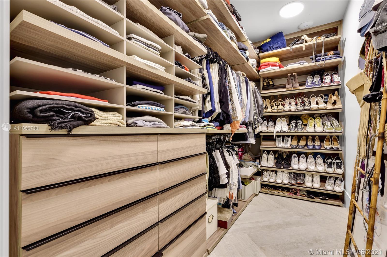 MASHTA ISLAND A REPLAT OF - Residential