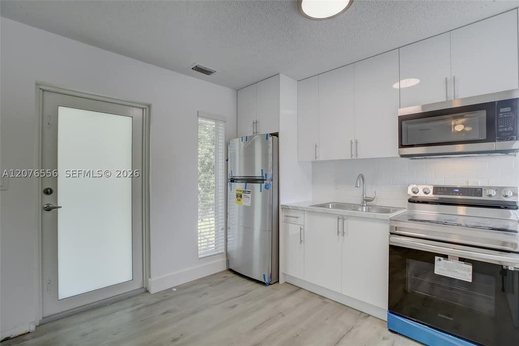 Photo of 1335 NE 5th Ave #3, Fort Lauderdale, FL 33304 (MLS # A12076556)