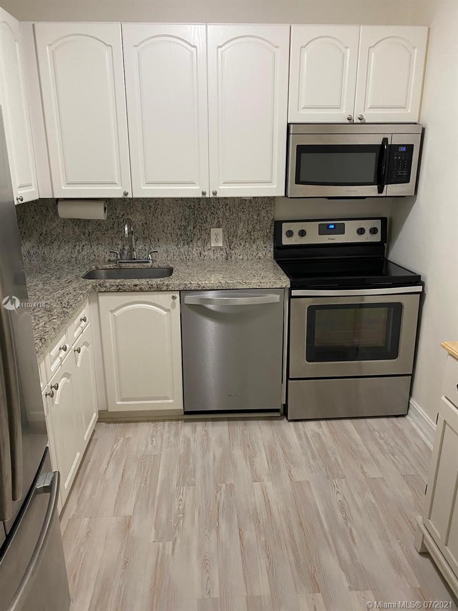 Spacious 1/1 in North Bay Village! Great and quiet neighborhood close to the beach, centrally located Unit features; wood floors, updated kitchen with stainless steel appliances. Spacious closets and spacious balcony with partial bay view.
this unit wont last, make an appointment