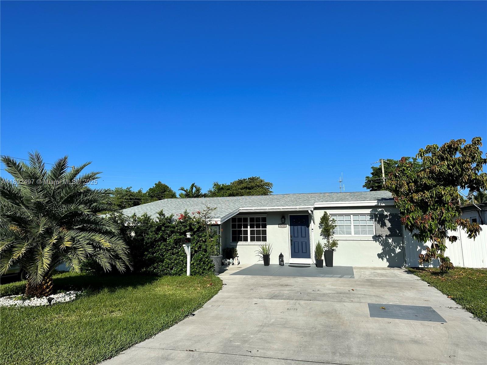 Rental Property at 3240 Sw 66th Ter, Miramar, Broward County, Florida - Bedrooms: 3 
Bathrooms: 2  - $3,600 MO.