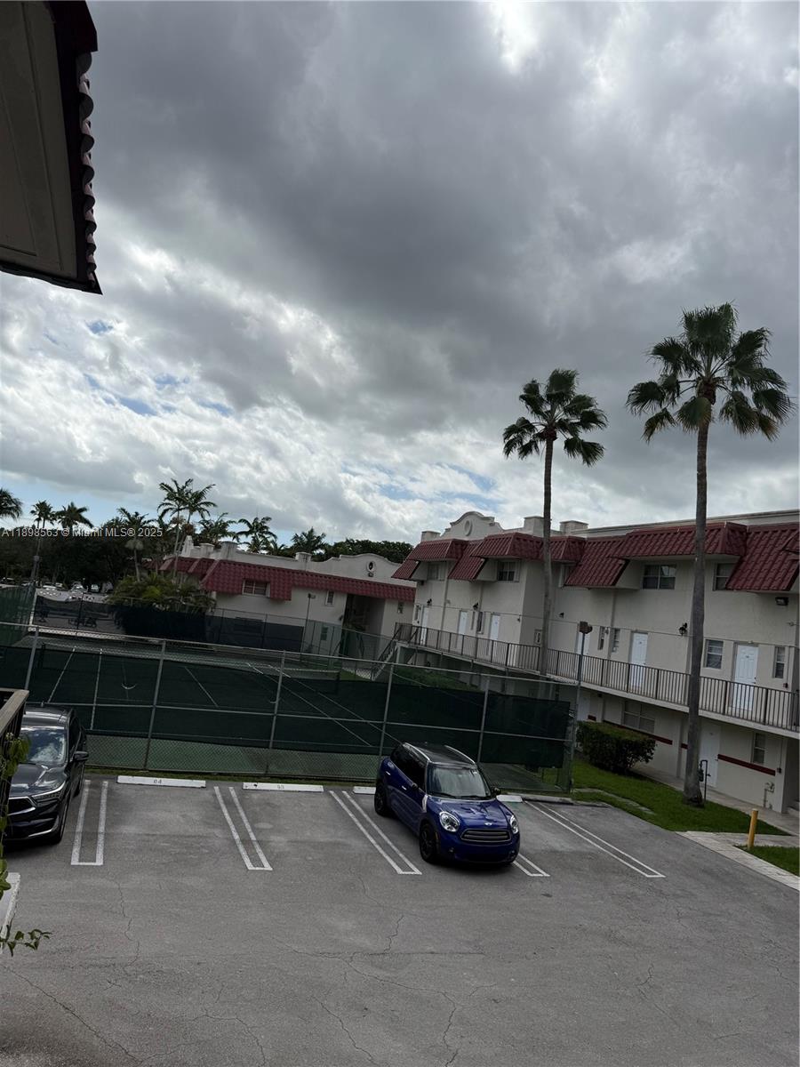 VILLAS OF PINECREST CONDO - Residential Lease