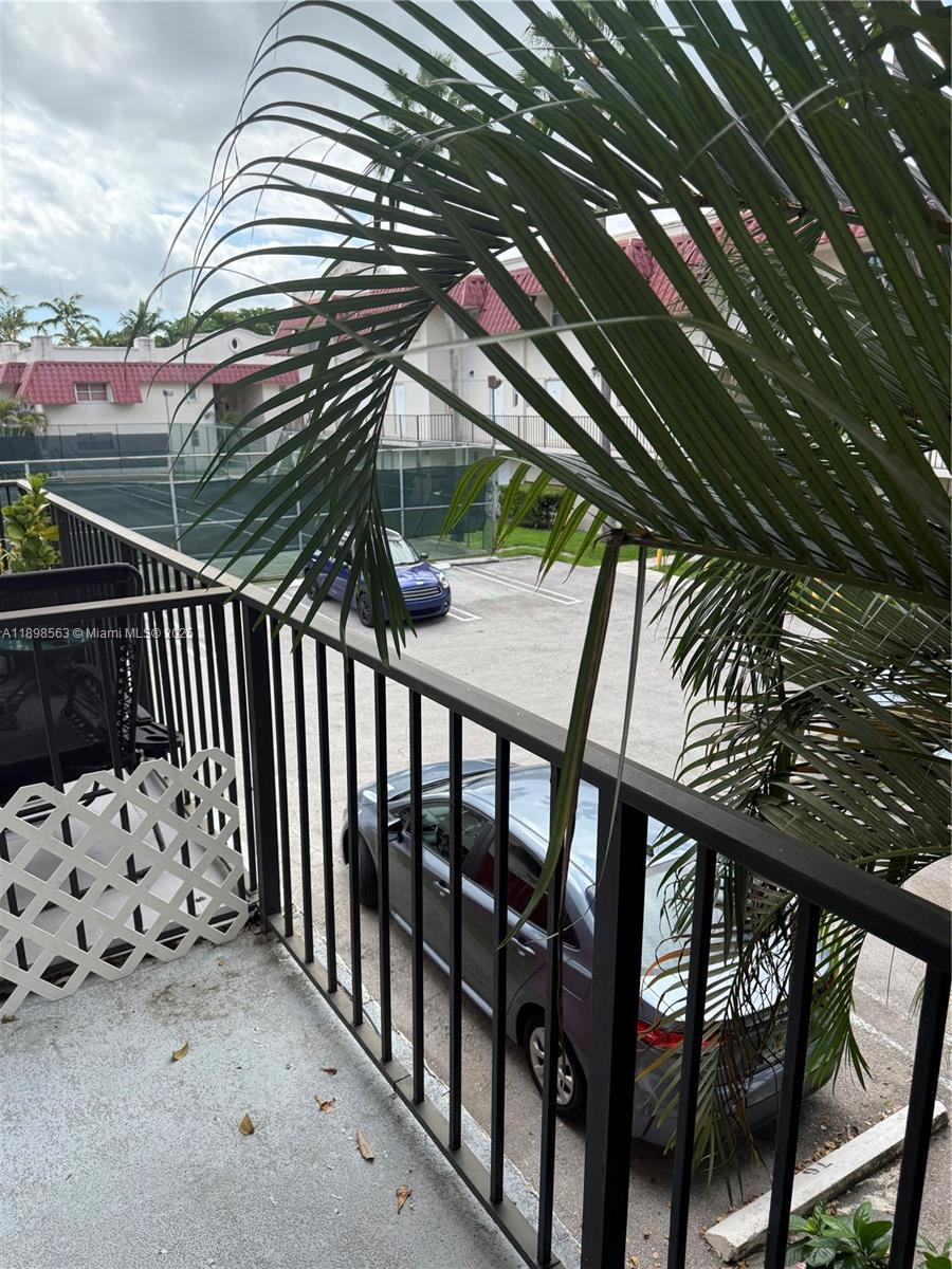 VILLAS OF PINECREST CONDO - Residential Lease