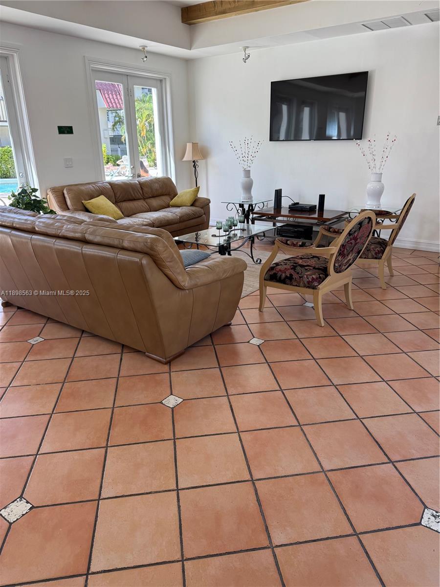 VILLAS OF PINECREST CONDO - Residential Lease