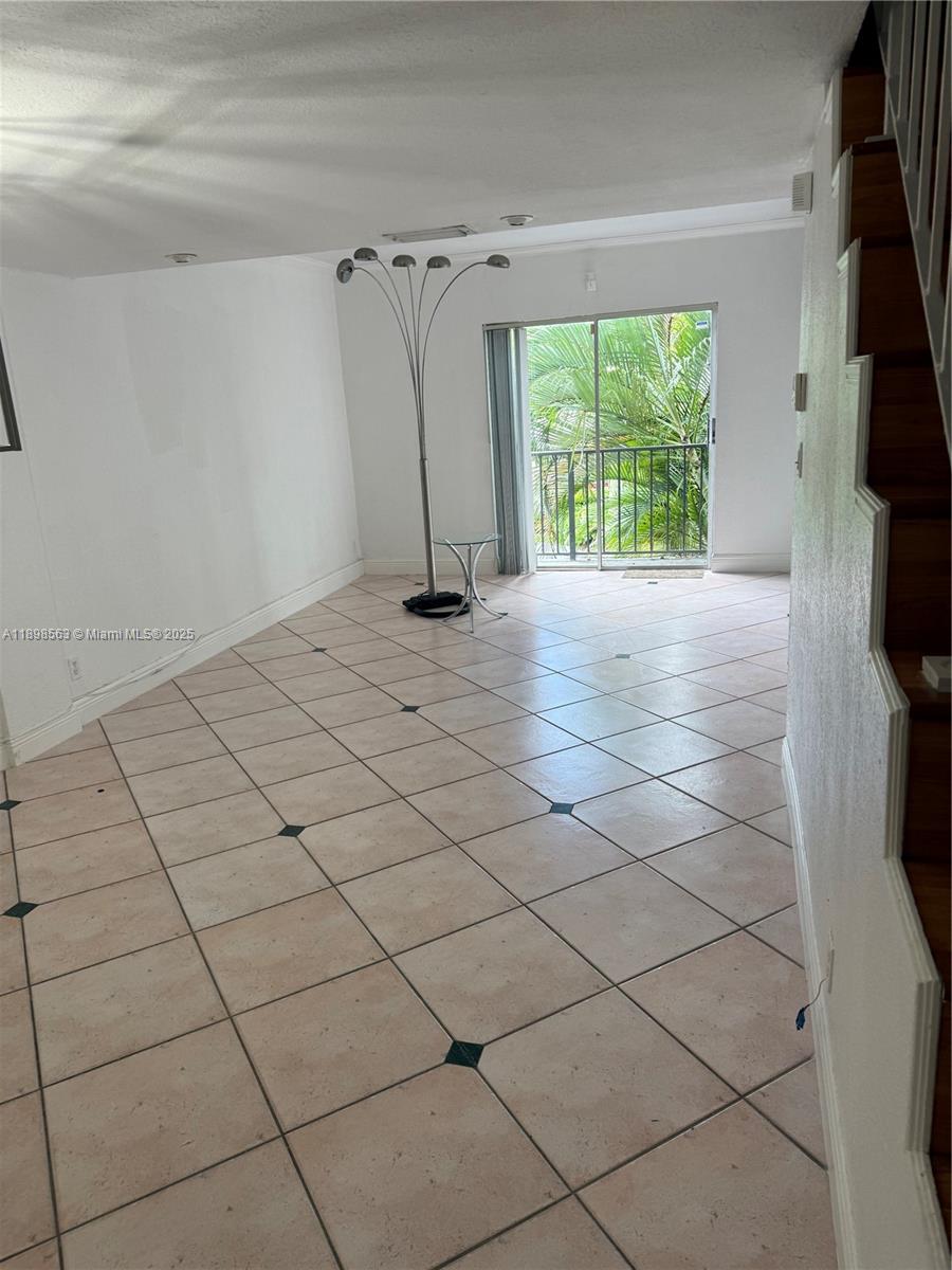 VILLAS OF PINECREST CONDO - Residential Lease