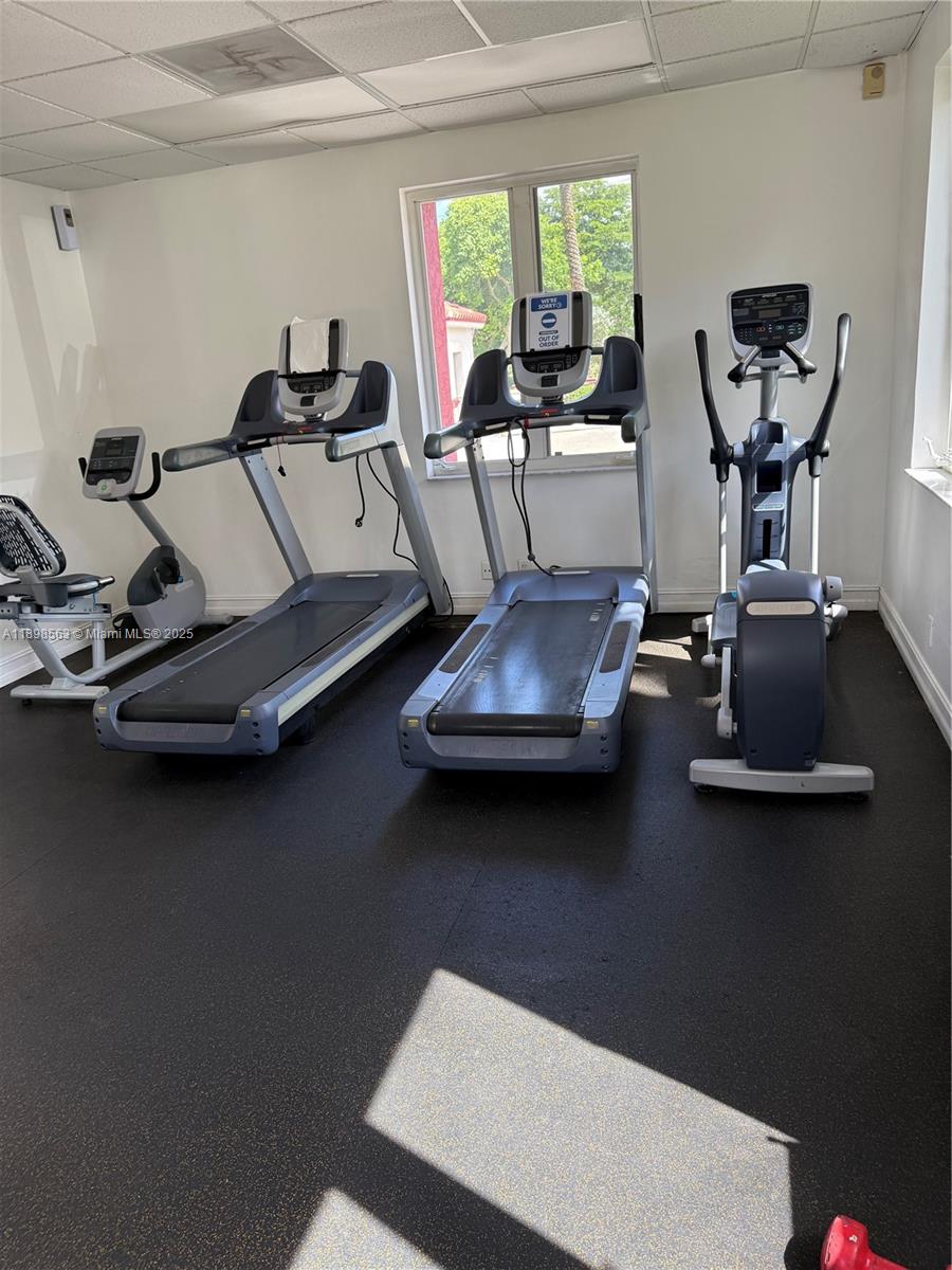 VILLAS OF PINECREST CONDO - Residential Lease