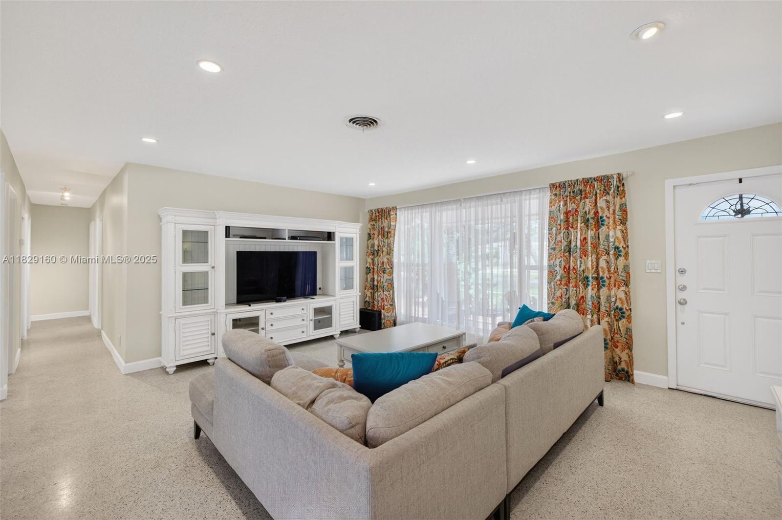 6201 SW 3rd St, Plantation, FL, 33317/$825,000 4 6201 SW 3rd St