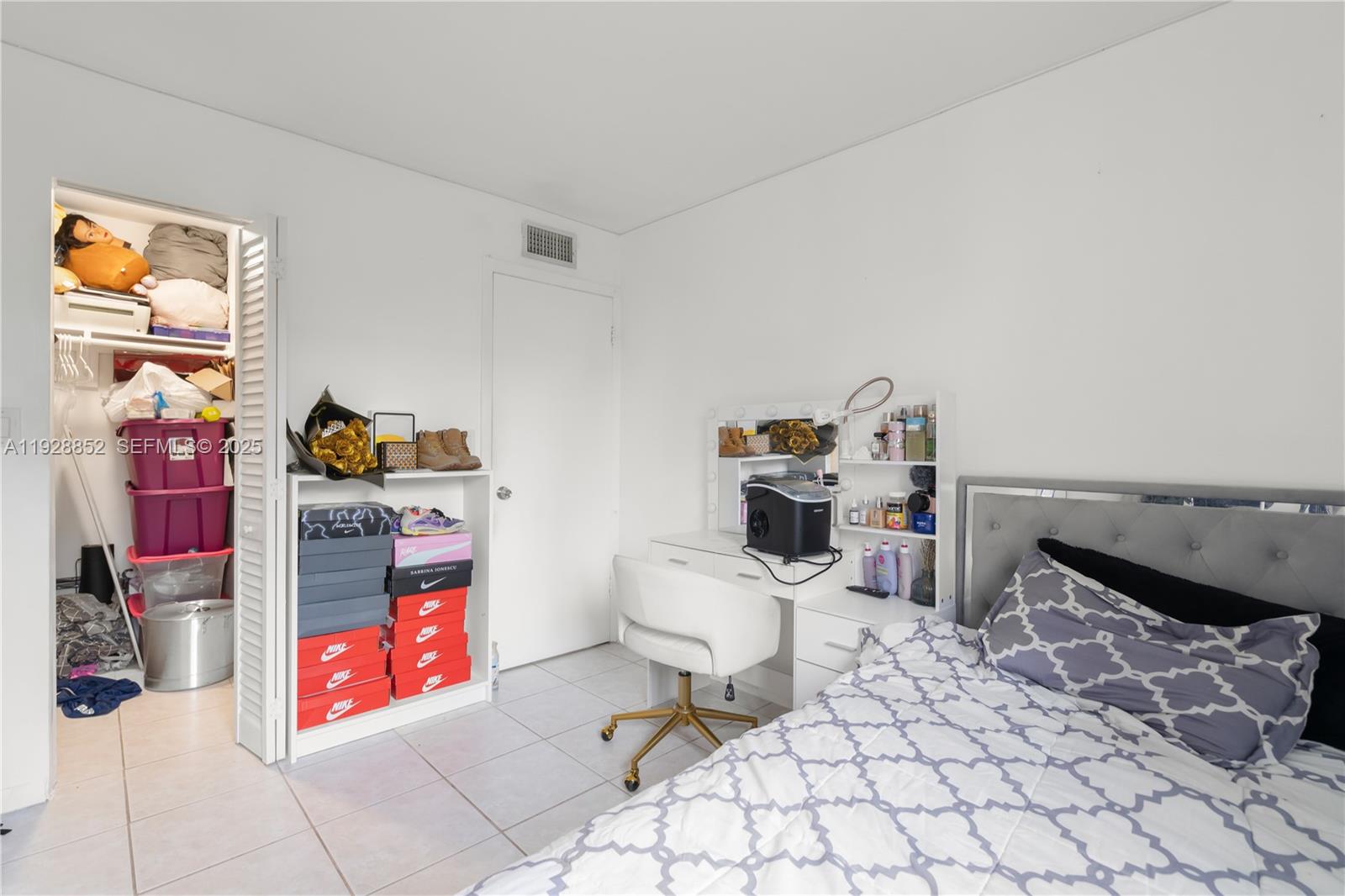 CARIBBEAN BREEZE CONDO - Residential