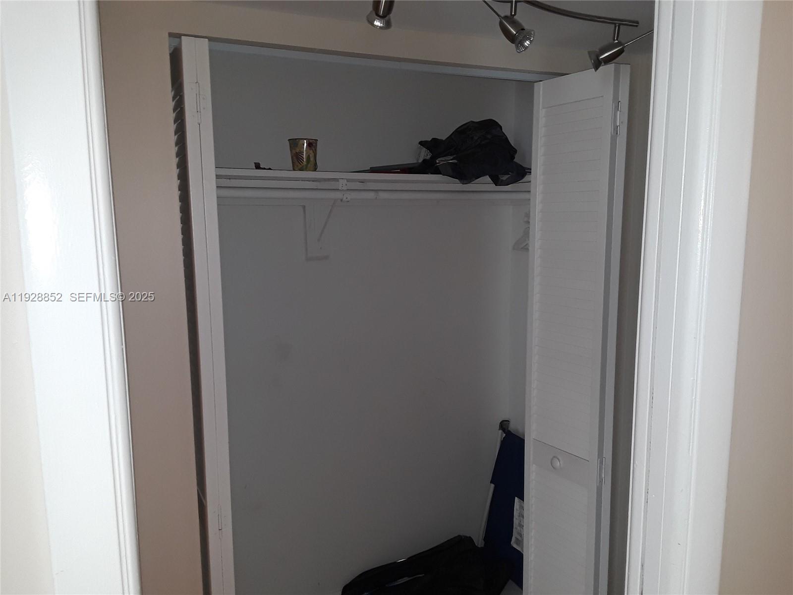 CARIBBEAN BREEZE CONDO - Residential