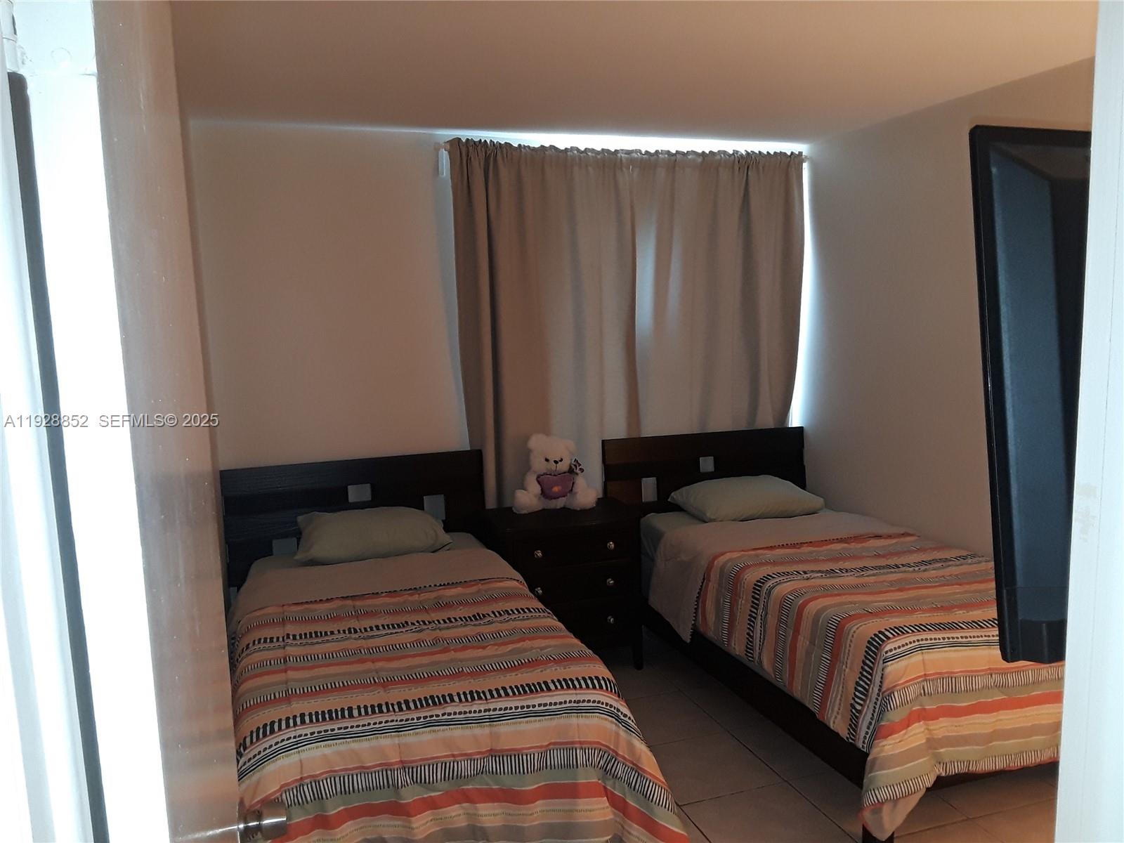 CARIBBEAN BREEZE CONDO - Residential