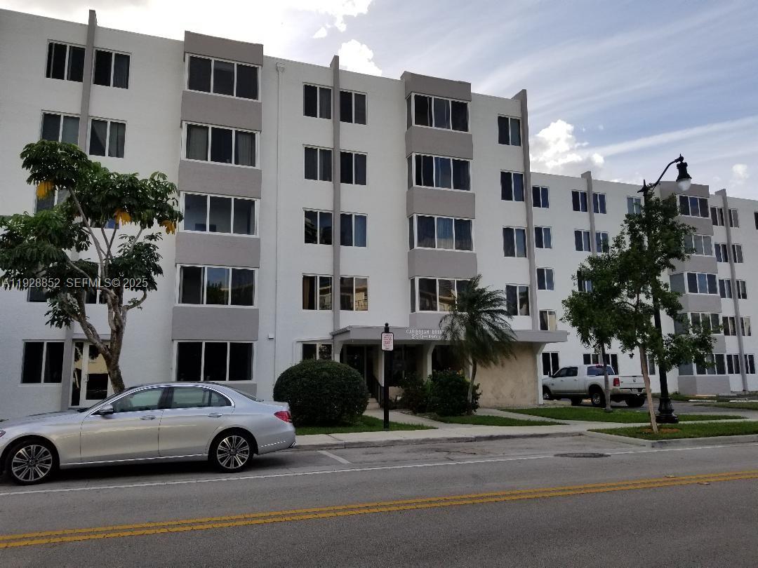 CARIBBEAN BREEZE CONDO - Residential