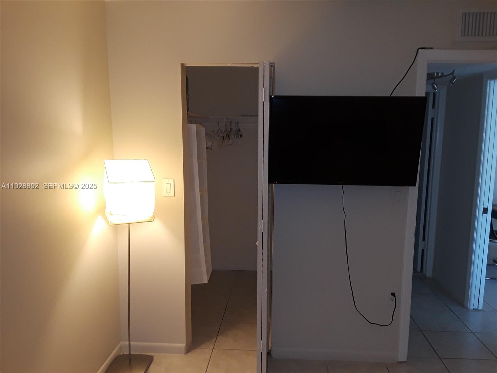 CARIBBEAN BREEZE CONDO - Residential