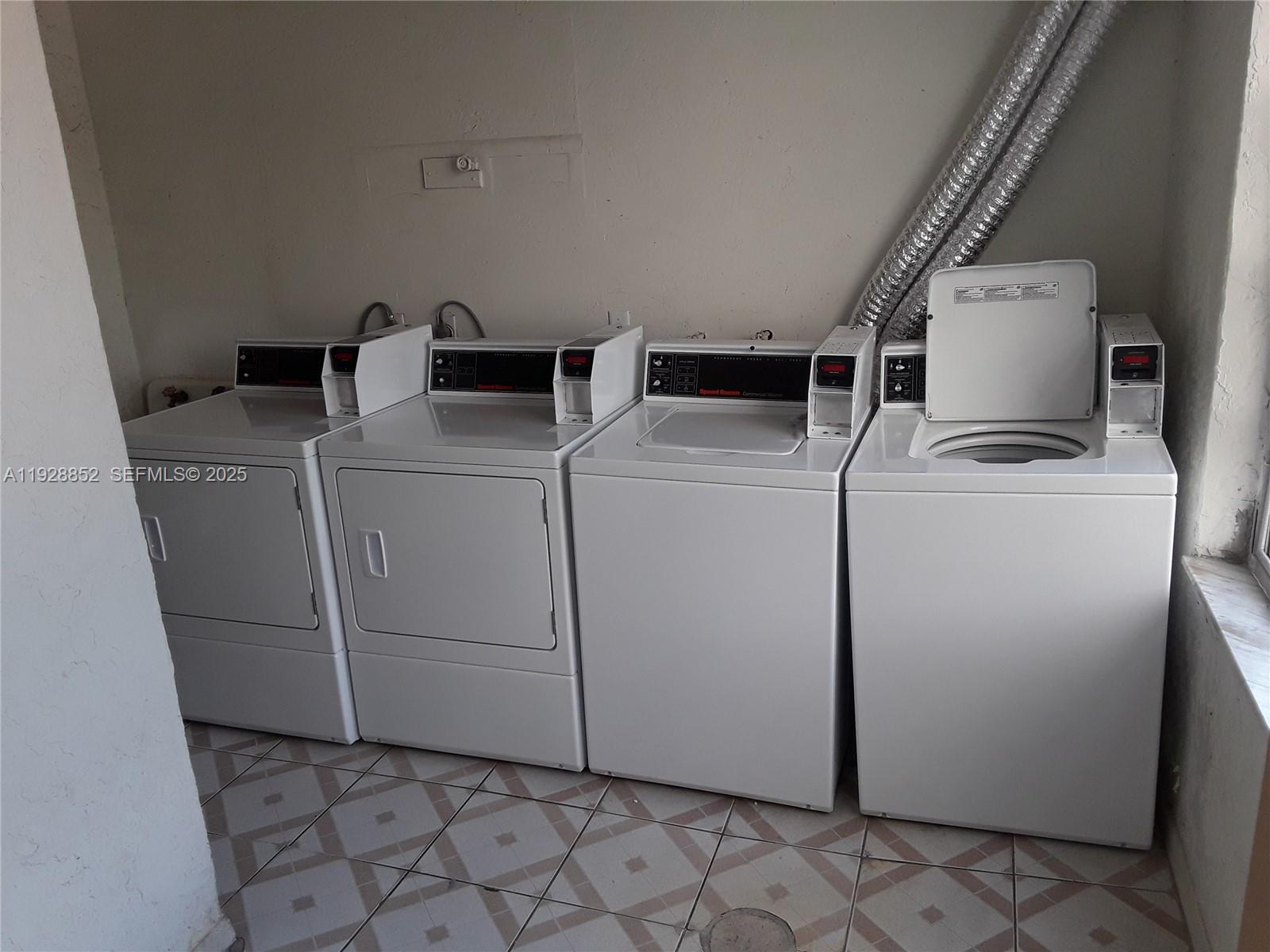 CARIBBEAN BREEZE CONDO - Residential