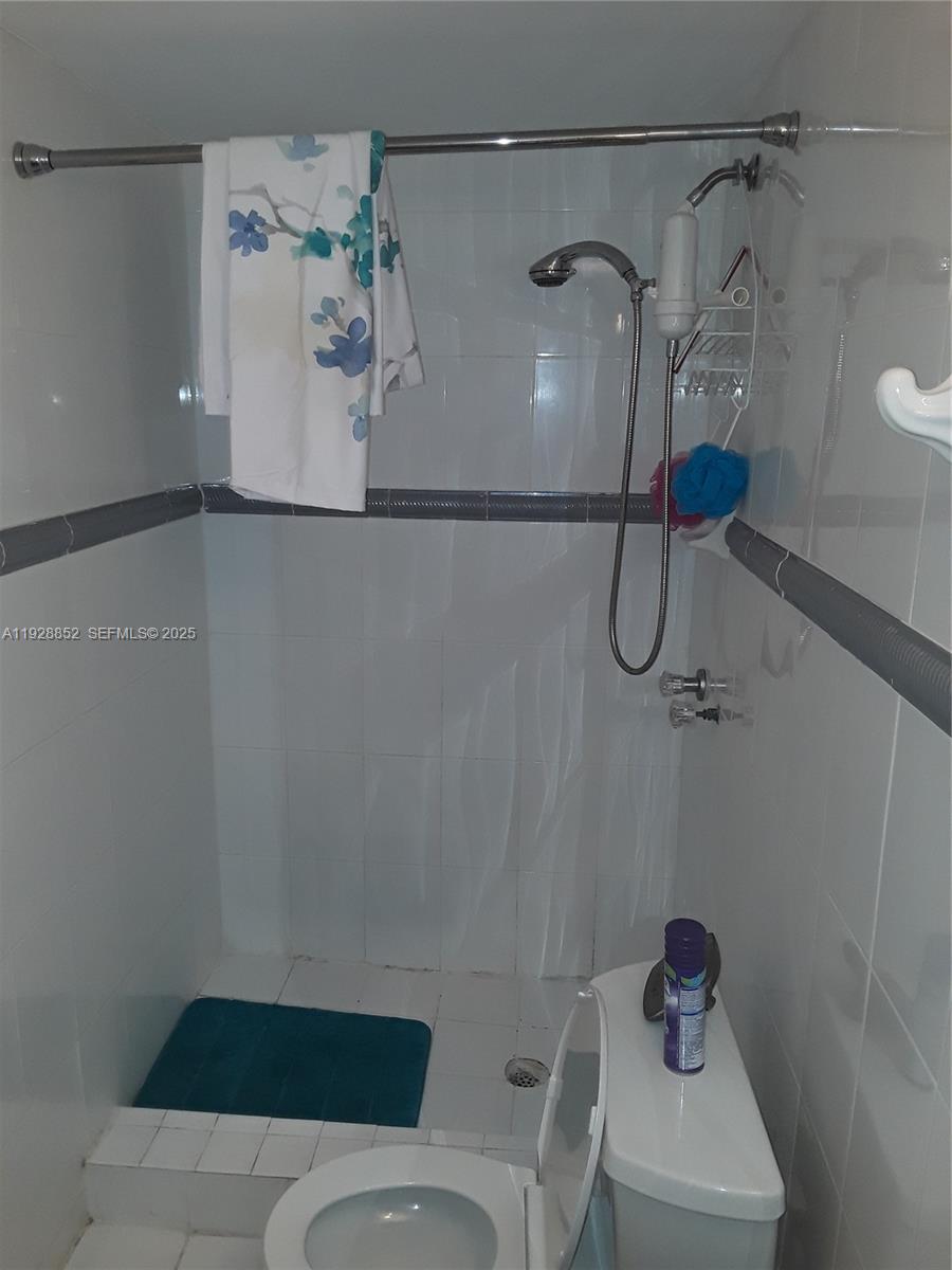 CARIBBEAN BREEZE CONDO - Residential