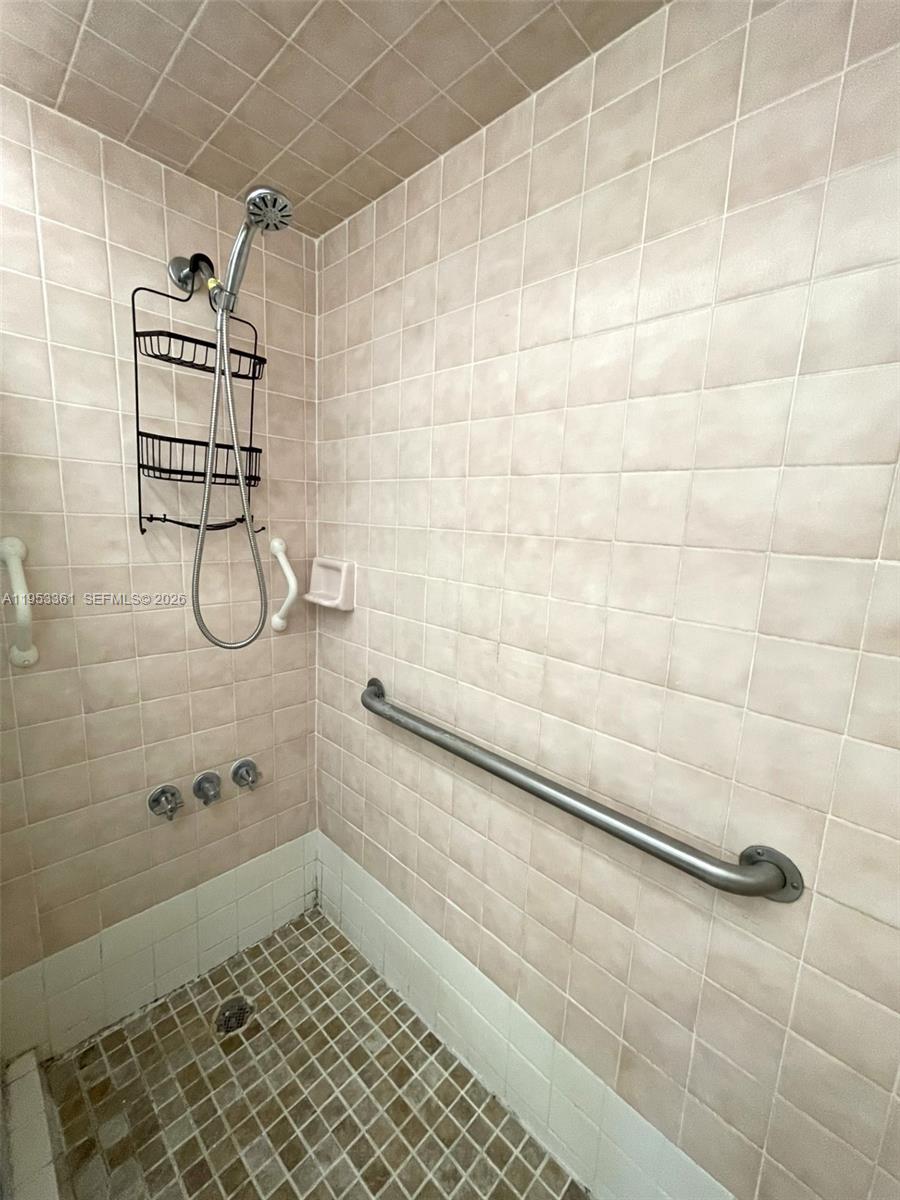 COURTYARDS OF BROWARD CON - Residential