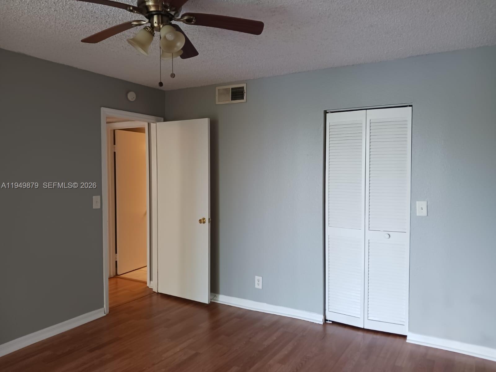 WINDWARD LAKES CONDO - Residential