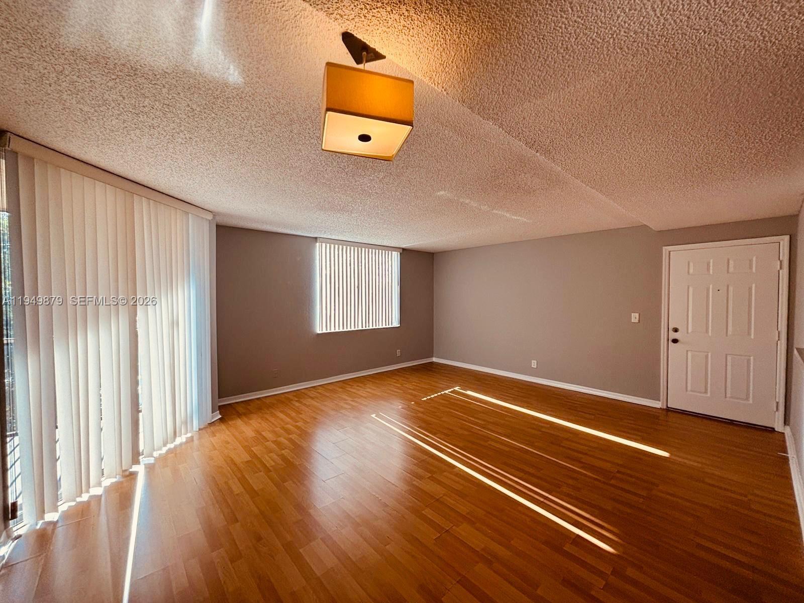 WINDWARD LAKES CONDO - Residential