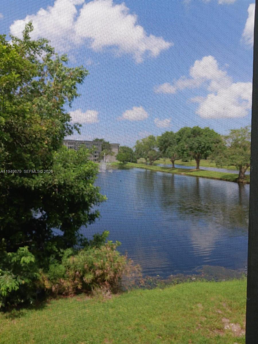 WINDWARD LAKES CONDO - Residential