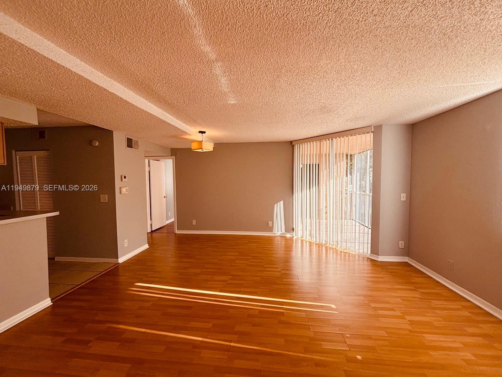 WINDWARD LAKES CONDO - Residential