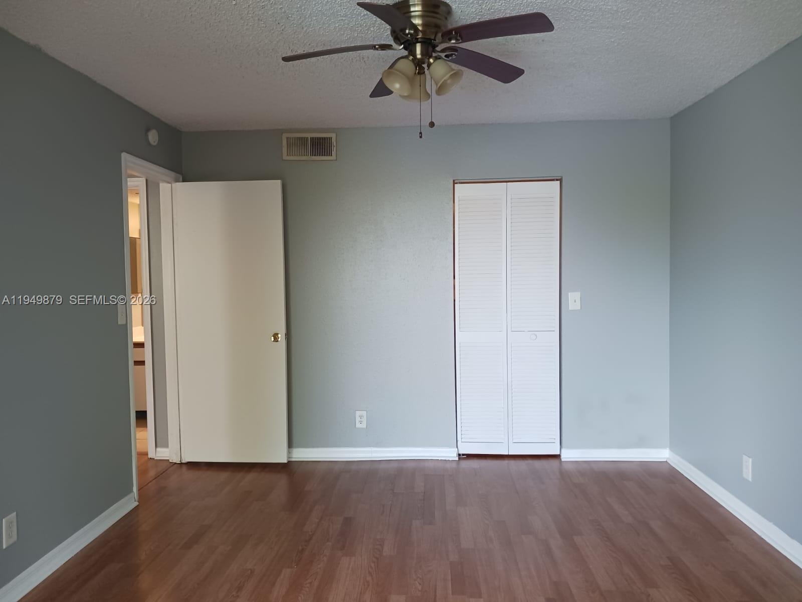 WINDWARD LAKES CONDO - Residential