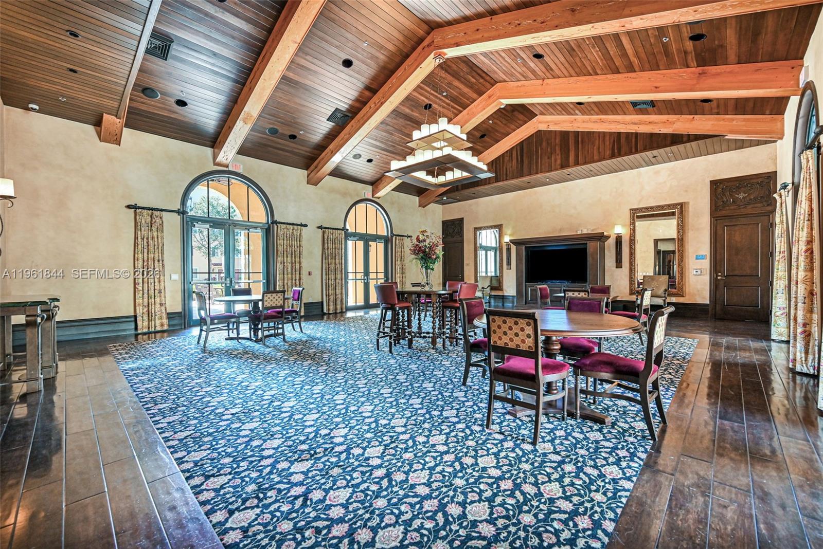 VILLA BARI CONDO - Residential