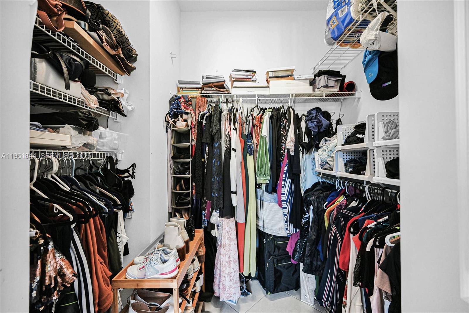 VILLA BARI CONDO - Residential