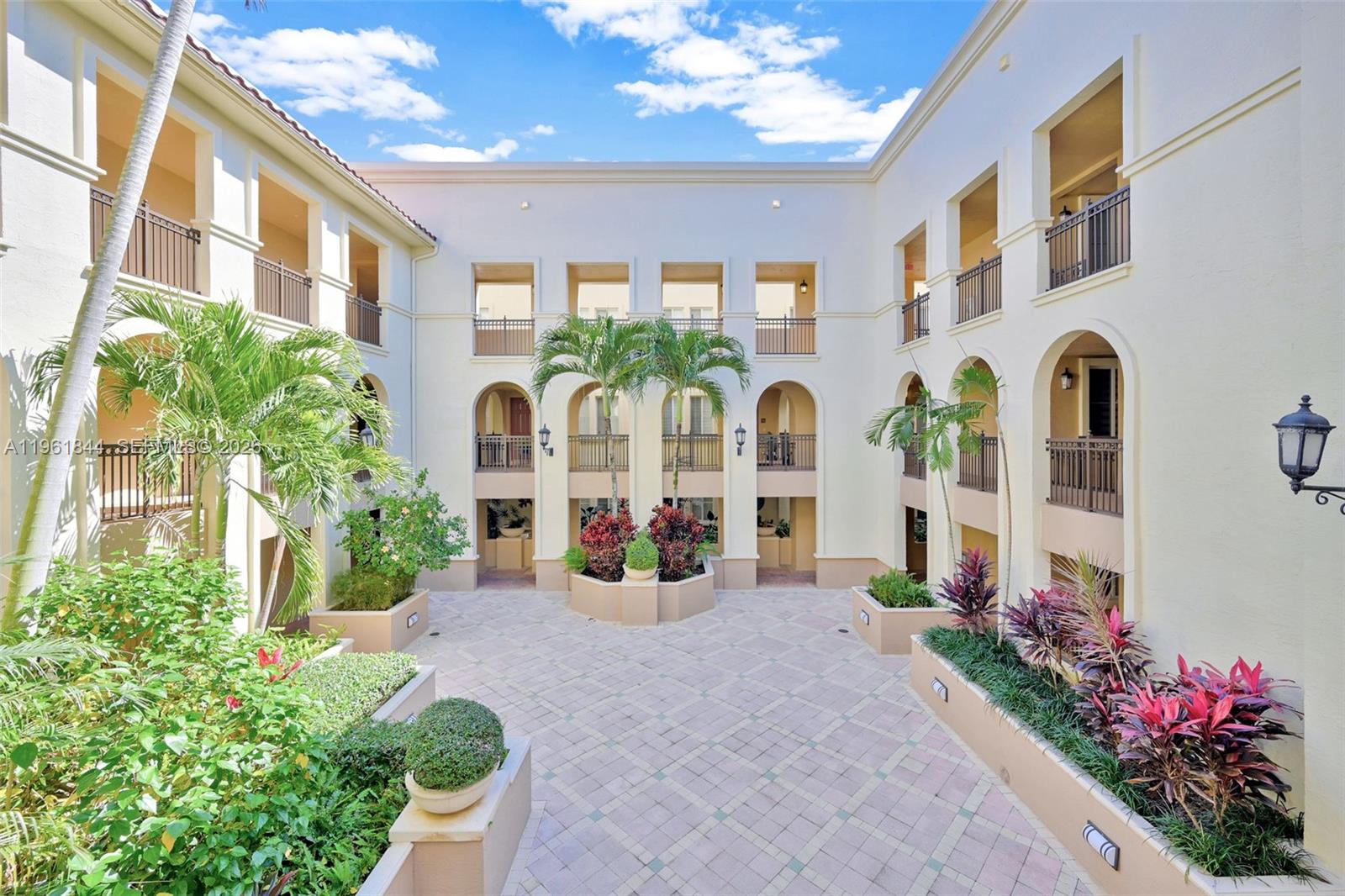 VILLA BARI CONDO - Residential