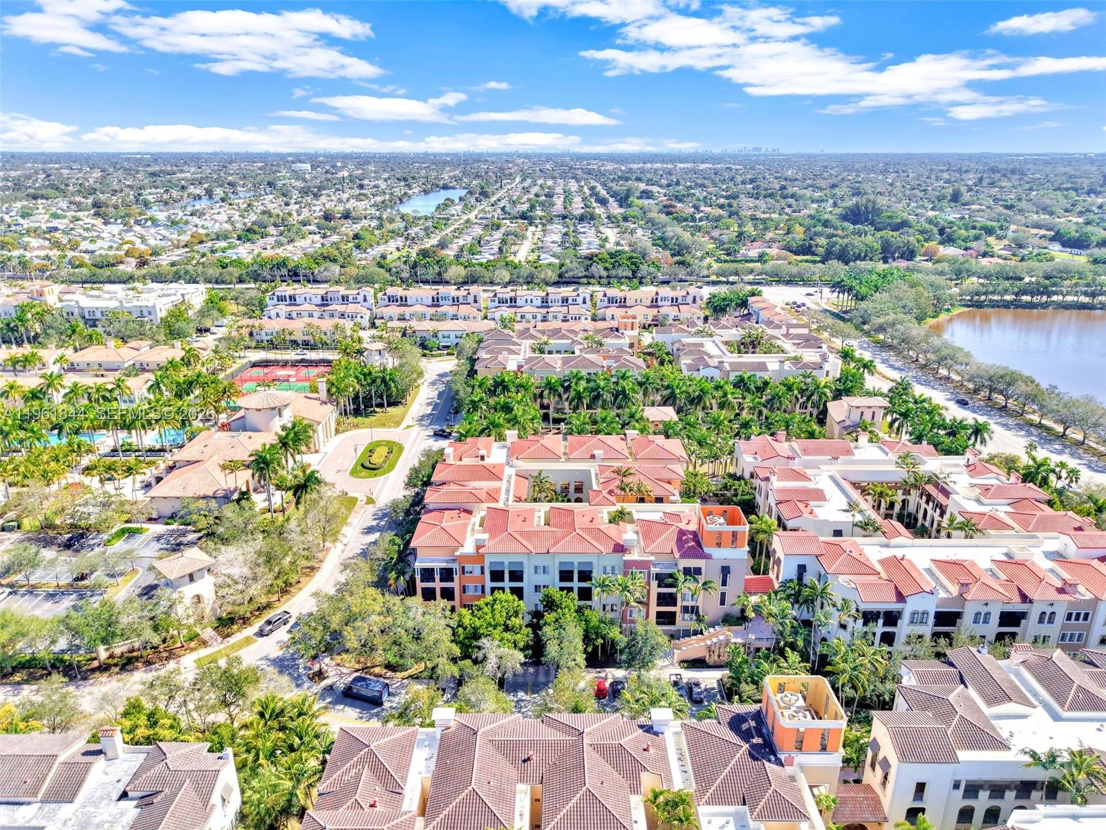 VILLA BARI CONDO - Residential