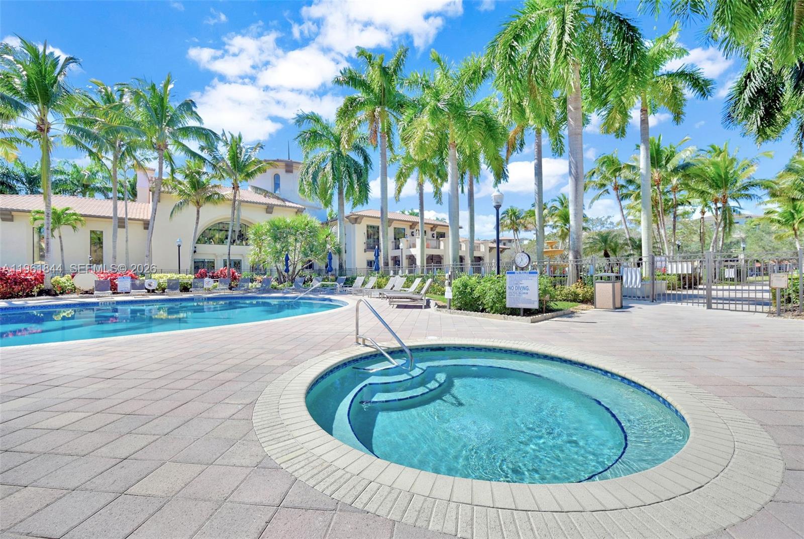 VILLA BARI CONDO - Residential